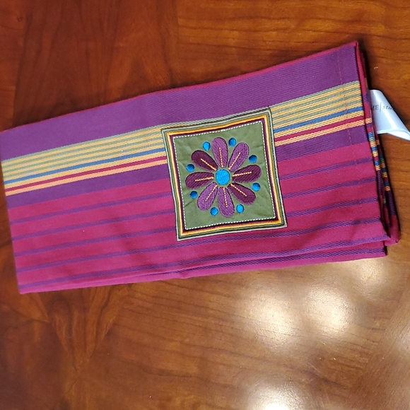 Multiple dish towels blue and white with floral design and red with stripes - Picture 8 of 10